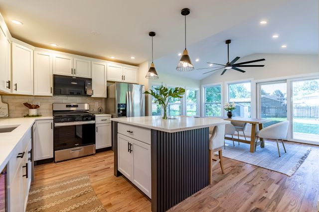 544 Cedar Court, Munster, IN 46321