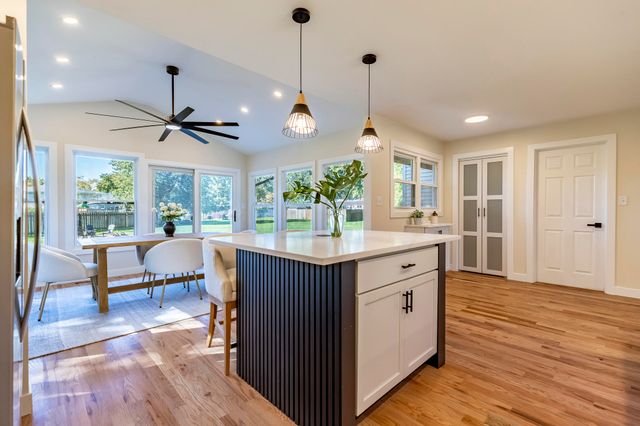 544 Cedar Court, Munster, IN 46321