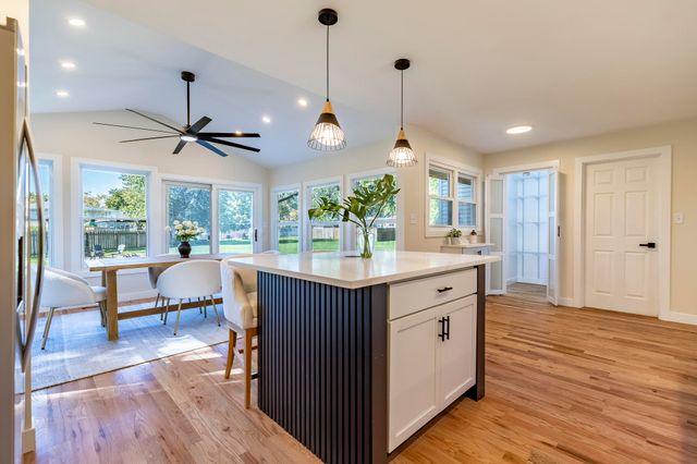 544 Cedar Court, Munster, IN 46321