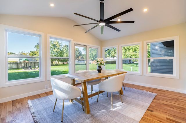 544 Cedar Court, Munster, IN 46321