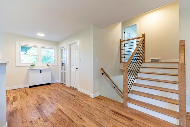 544 Cedar Court, Munster, IN 46321