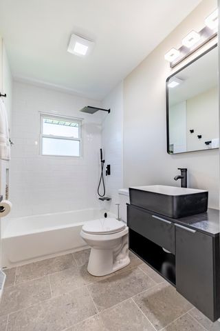 544 Cedar Court, Munster, IN 46321