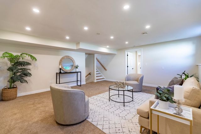 544 Cedar Court, Munster, IN 46321