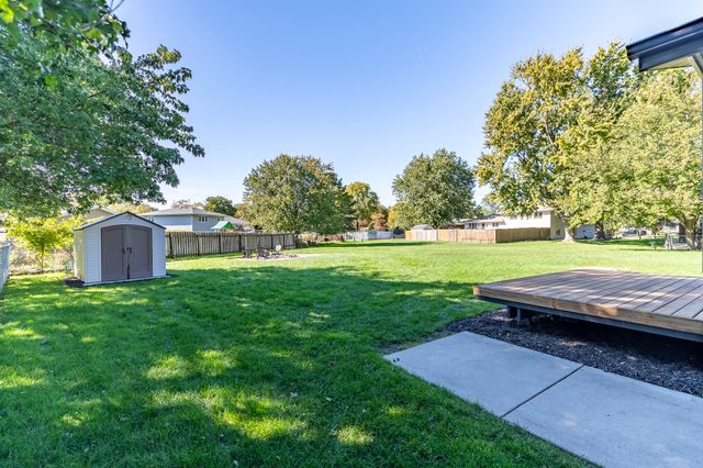 544 Cedar Court, Munster, IN 46321