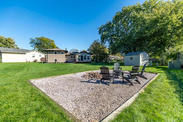 544 Cedar Court, Munster, IN 46321