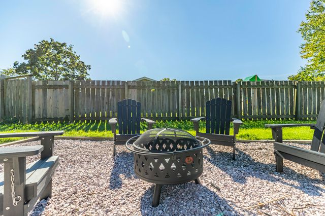 544 Cedar Court, Munster, IN 46321