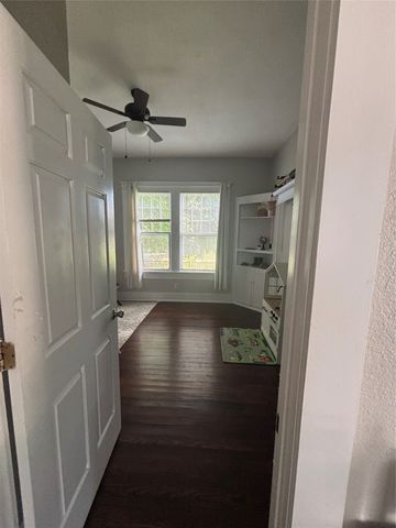 311 W Sam Rayburn Drive, Bonham, TX 75418