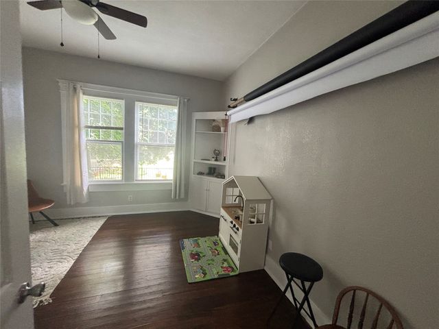 311 W Sam Rayburn Drive, Bonham, TX 75418