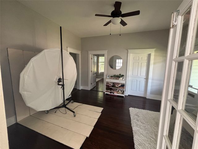 311 W Sam Rayburn Drive, Bonham, TX 75418