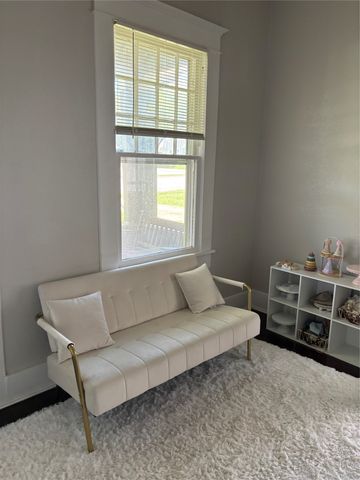 311 W Sam Rayburn Drive, Bonham, TX 75418