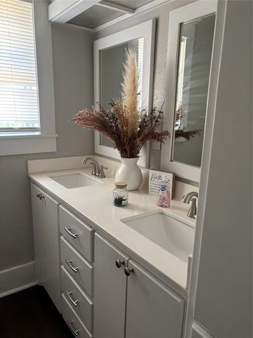 311 W Sam Rayburn Drive, Bonham, TX 75418