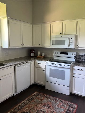 311 W Sam Rayburn Drive, Bonham, TX 75418