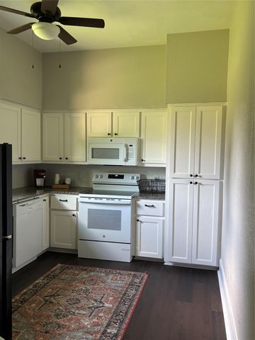 311 W Sam Rayburn Drive, Bonham, TX 75418