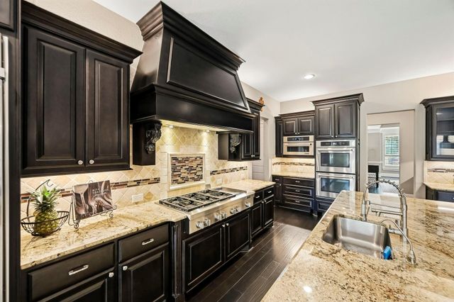 2 Turin Turn Drive, Missouri City, TX 77459