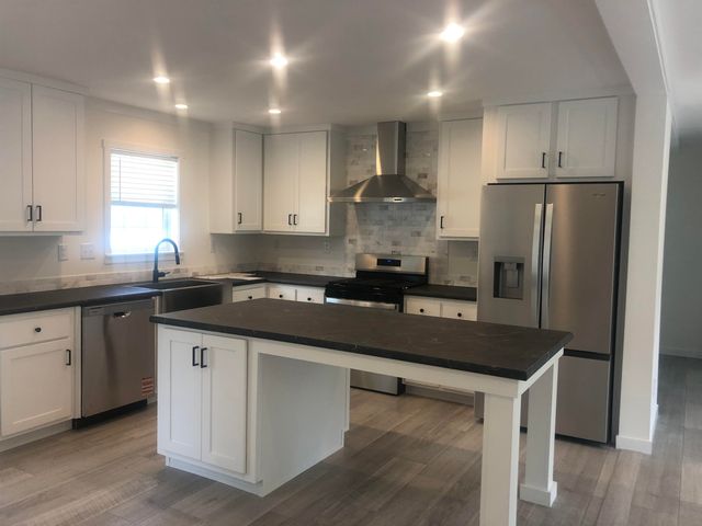 3 Edmund Meadow Lane, Hampstead, NH 03841
