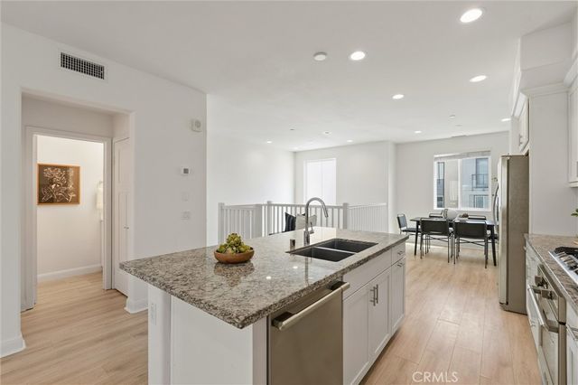 542 E Imperial Avenue, El Segundo, CA 90245
