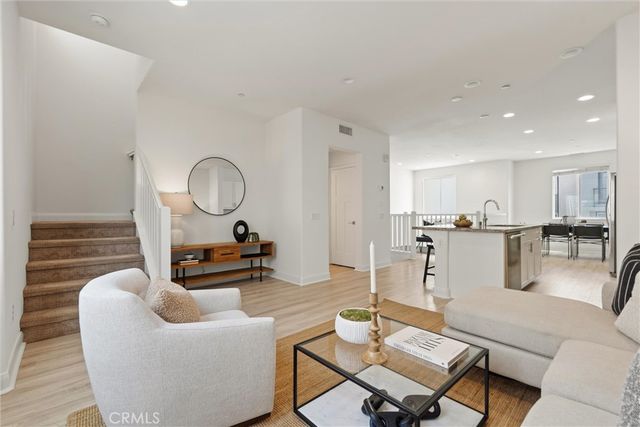 542 E Imperial Avenue, El Segundo, CA 90245