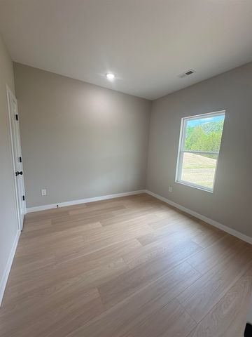 326 Minkum Rd, Gaffney, SC 29340