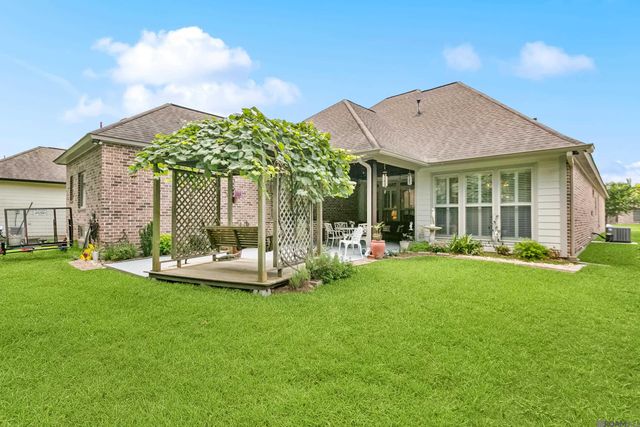37357 Whispering Hollow Ave, Prairieville, LA 70769