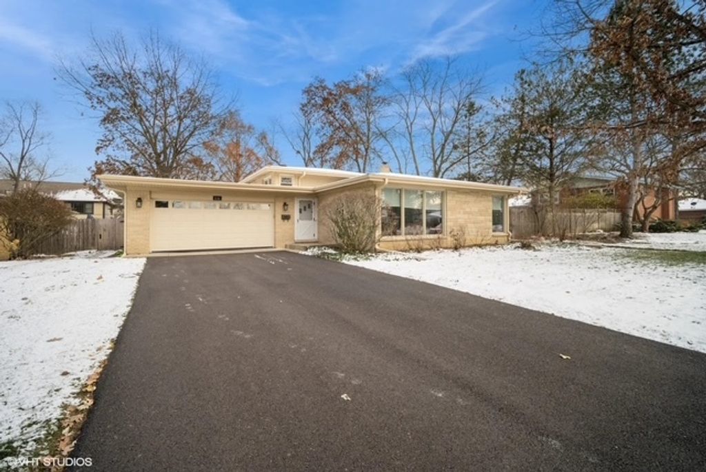 1151 Walden Lane, Deerfield, IL 60015