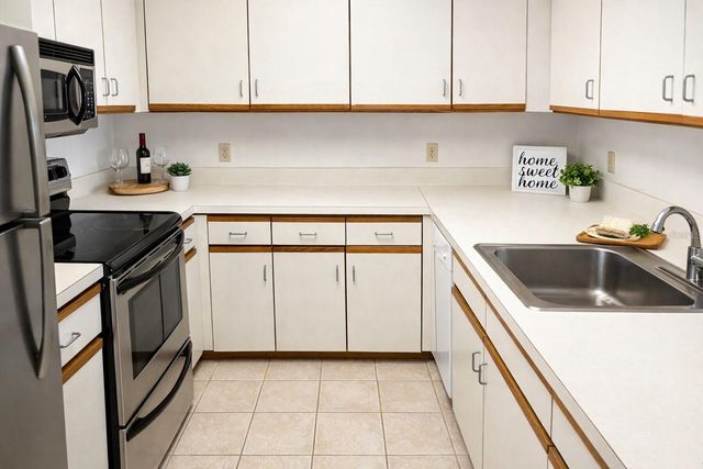 2333 FEATHER SOUND DRIVE B304, Clearwater, FL 33762