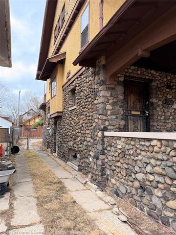 107 Mclean Street, Highland Park, MI 48203