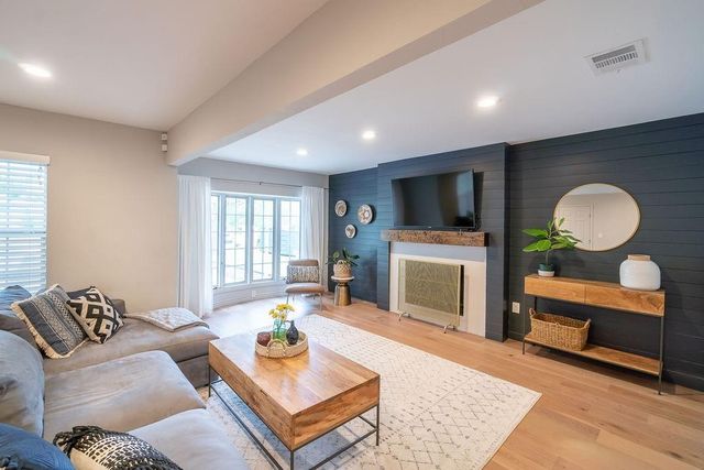 2504 Friar Tuck LN, Austin, TX 78704