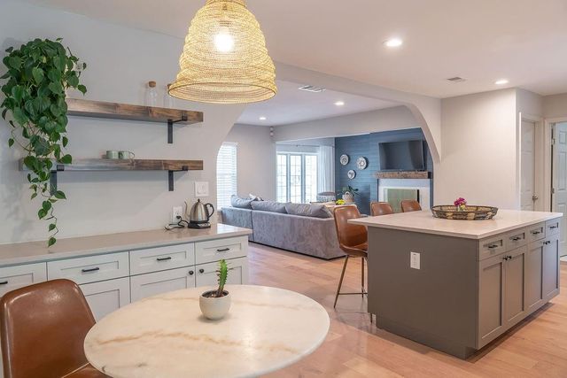 2504 Friar Tuck LN, Austin, TX 78704