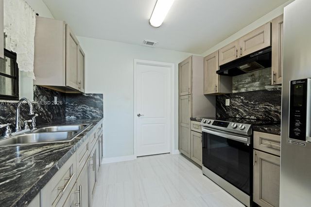 522 SW 3rd Ave, Homestead, FL 33030