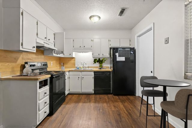 100 Kimeran Lane D, Summerville, SC 29485