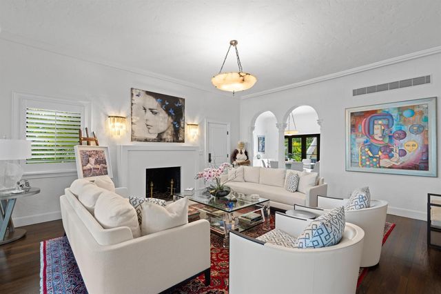 112 Roosevelt Place, West Palm Beach, FL 33405