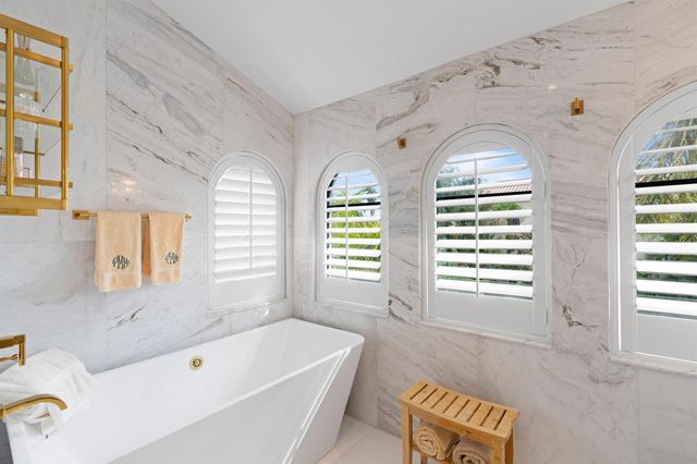 112 Roosevelt Place, West Palm Beach, FL 33405