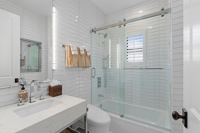 112 Roosevelt Place, West Palm Beach, FL 33405