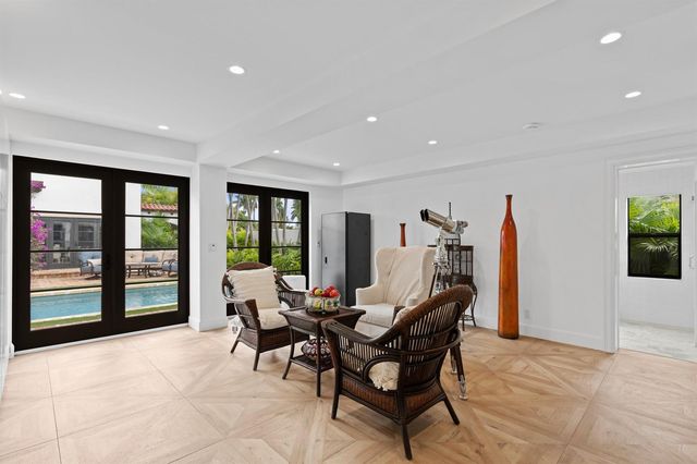 112 Roosevelt Place, West Palm Beach, FL 33405