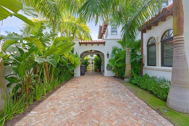 112 Roosevelt Place, West Palm Beach, FL 33405
