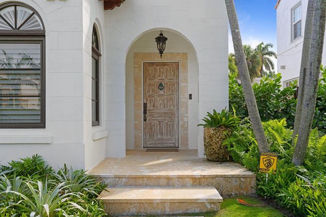 112 Roosevelt Place, West Palm Beach, FL 33405
