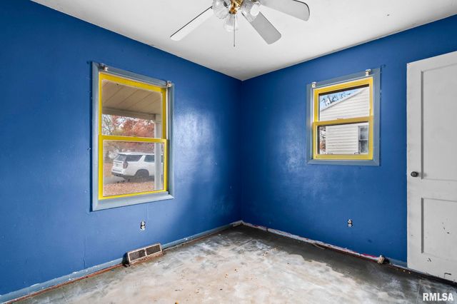 1124 N STEPHENS Avenue, Springfield, IL 62702