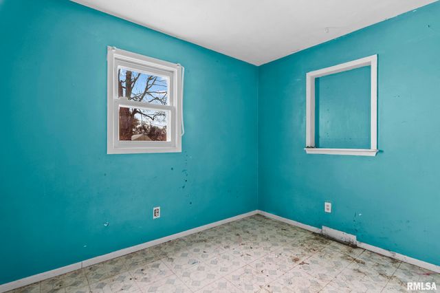 1124 N STEPHENS Avenue, Springfield, IL 62702