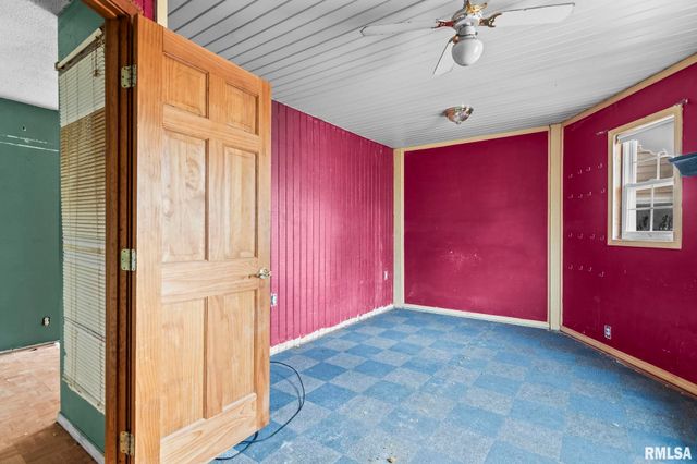 1124 N STEPHENS Avenue, Springfield, IL 62702