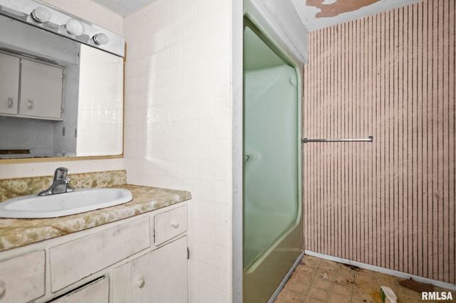 1124 N STEPHENS Avenue, Springfield, IL 62702