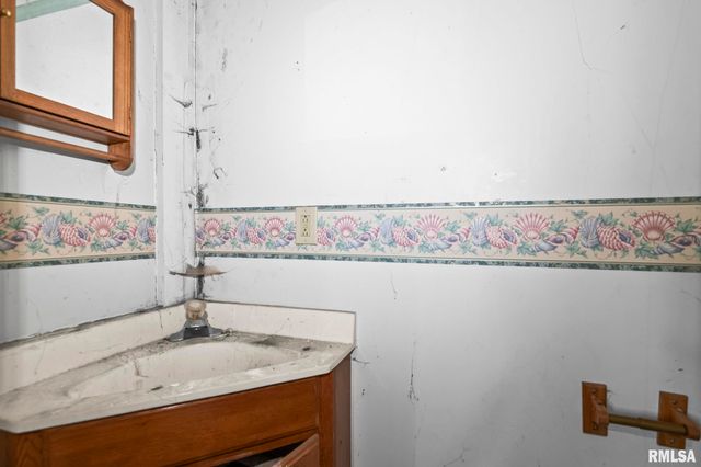 1124 N STEPHENS Avenue, Springfield, IL 62702