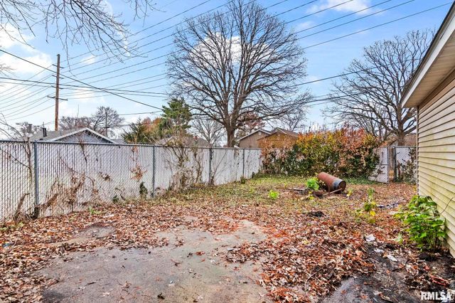 1124 N STEPHENS Avenue, Springfield, IL 62702