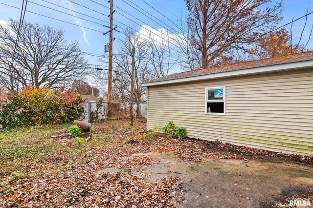 1124 N STEPHENS Avenue, Springfield, IL 62702