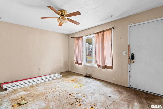 1124 N STEPHENS Avenue, Springfield, IL 62702