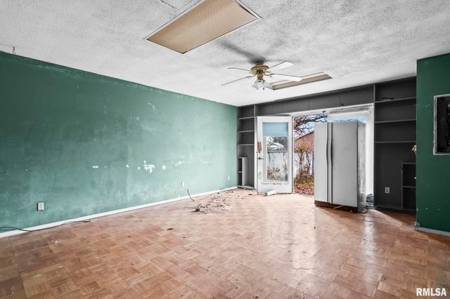 1124 N STEPHENS Avenue, Springfield, IL 62702