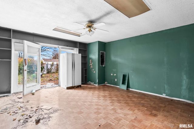 1124 N STEPHENS Avenue, Springfield, IL 62702