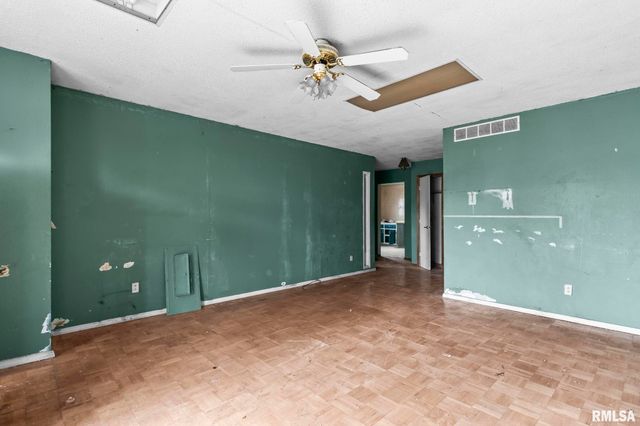 1124 N STEPHENS Avenue, Springfield, IL 62702