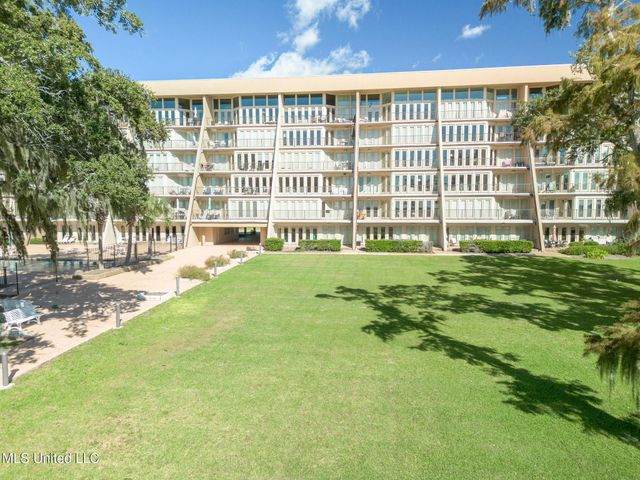 520 Beach Boulevard, 205, Biloxi, MS 39530