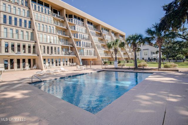 520 Beach Boulevard, 205, Biloxi, MS 39530