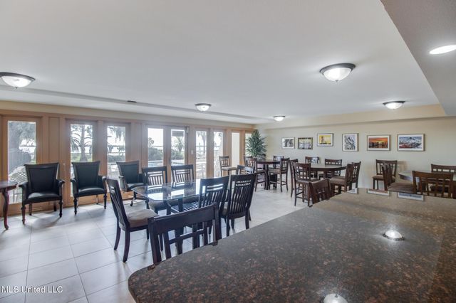 520 Beach Boulevard, 205, Biloxi, MS 39530